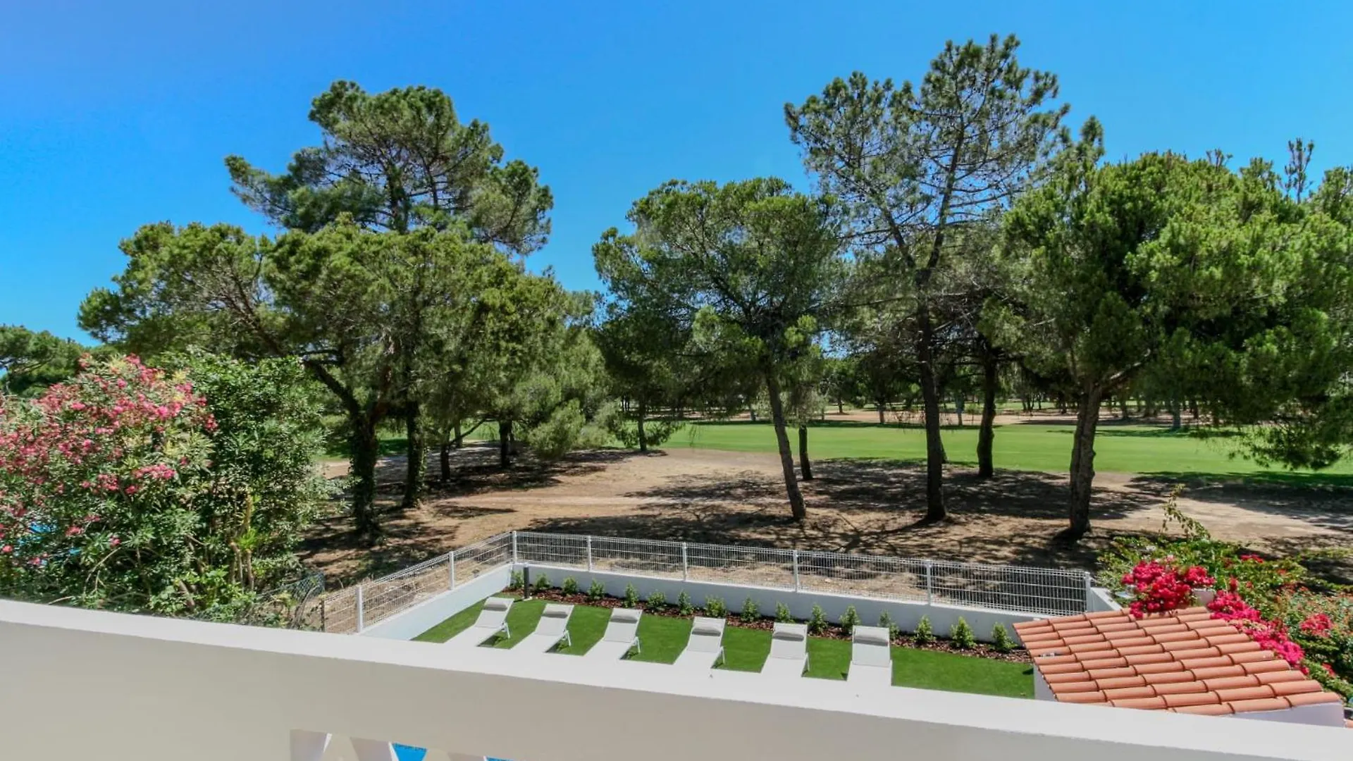 Flh Vilamoura Villa Cardona With Pool