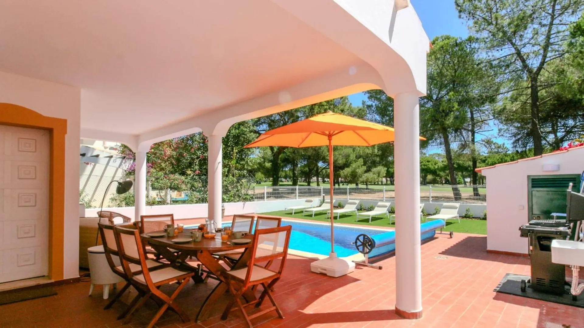 Flh Vilamoura Villa Cardona With Pool
