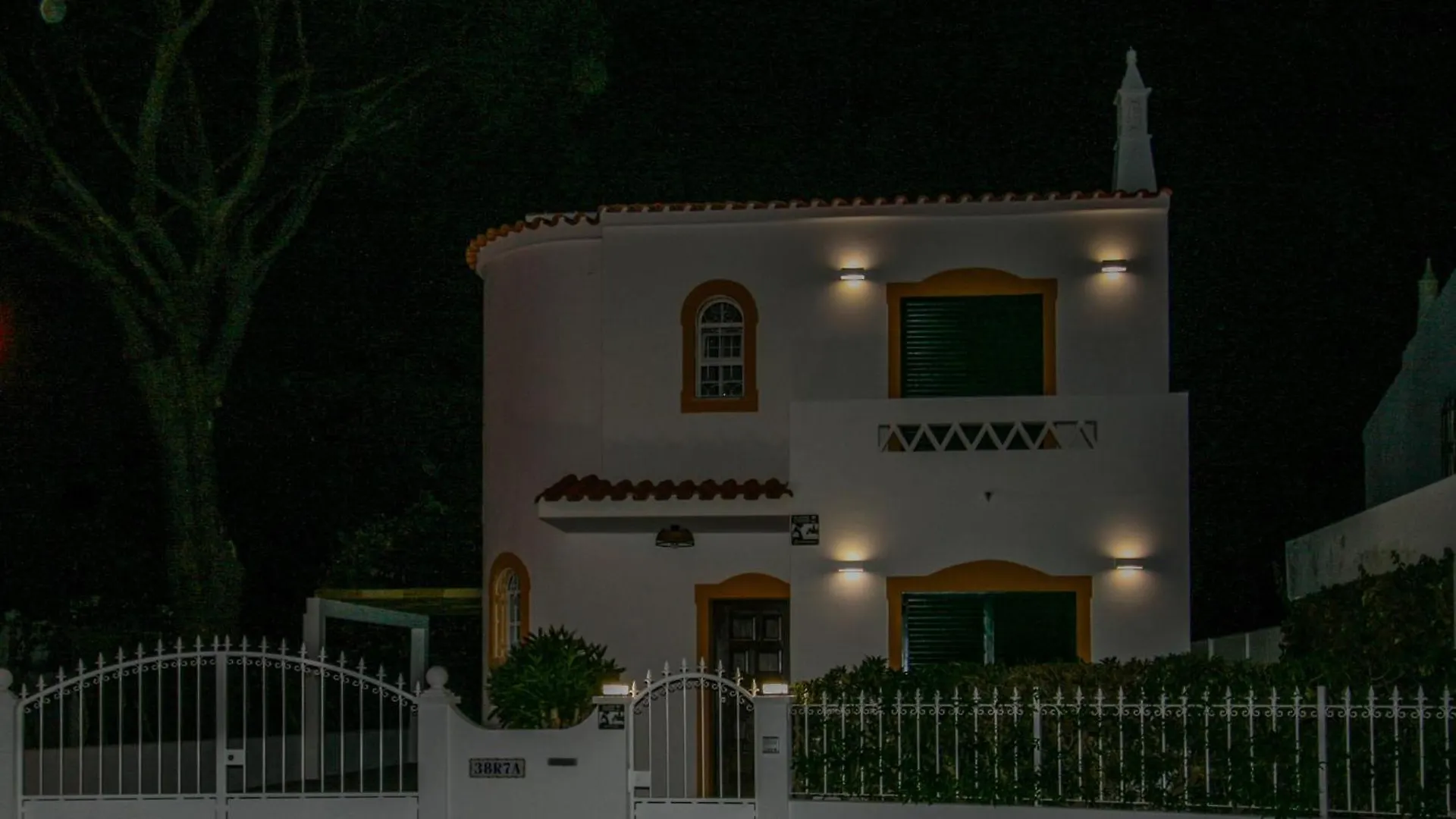 Flh Vilamoura Villa Cardona With Pool